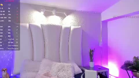 Snapshot of natt_collins chatting on 07-22-26, 04:15 Natalia online show from 07-22-26, 04:15