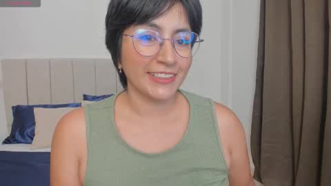 Snapshot of natty_bush chatting on 02-02-26, 07:12 Nathalie online show from 02-02-26, 07:12