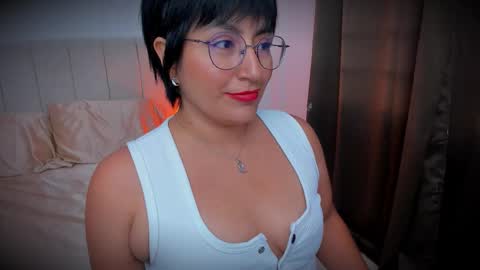 Nathalie online show from 03-25-26, 08:04