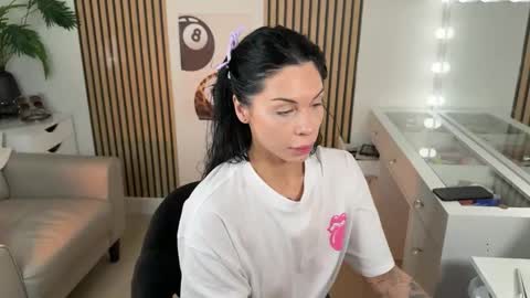 NATTY FIERROS online show from 11-06-25, 09:54