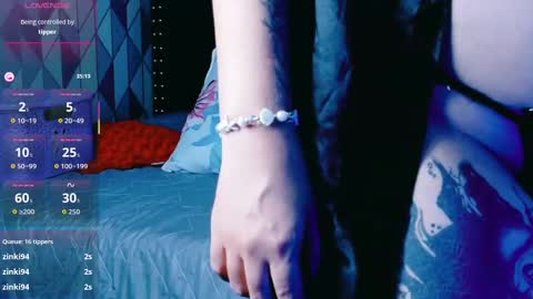 Snapshot of naturaltitss_ chatting on 11-13-25, 07:35 Gwen online show from 11-13-25, 07:35