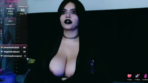 Snapshot of naturaltitss_ chatting on 11-20-25, 08:41 Gwen online show from 11-20-25, 08:41