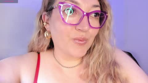 Snapshot of naty__mature_ chatting on 05-27-26, 06:27 Nataly online show from 05-27-26, 06:27