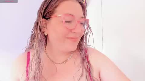 Snapshot of naty__mature_ chatting on 07-24-26, 05:44 Nataly online show from 07-24-26, 05:44
