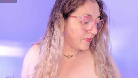 Snapshot of naty__mature_ chatting on 07-25-26, 06:27 Nataly online show from 07-25-26, 06:27
