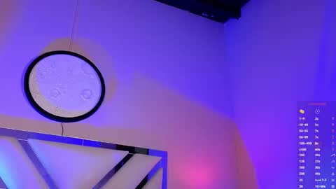 Naty Saenz online show from 11-20-25, 10:04