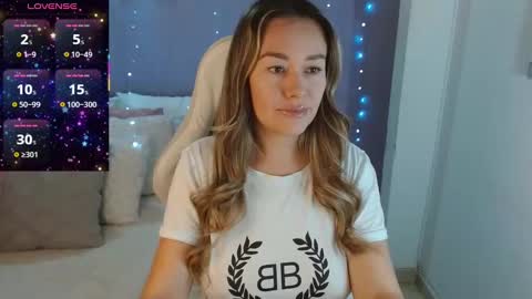 Natalia online show from 11-21-25, 01:15