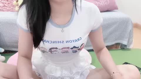 Snapshot of natycutiegirl chatting on 10-09-25, 03:04 Kiki online show from 10-09-25, 03:04