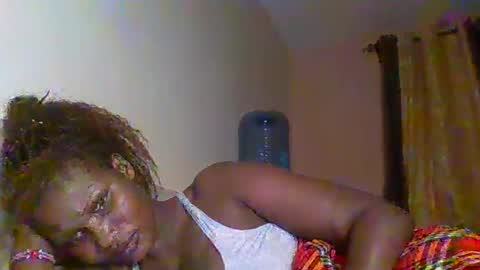 Snapshot of naughty8779 chatting on 09-18-25, 08:33 naughty8779 online show from 09-18-25, 08:33