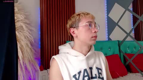 Christopher  Chris online show from 11-14-25, 01:10