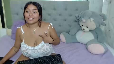 Snapshot of naughty_ariel chatting on 12-24-24, 03:47 Zoe online show from 12-24-24, 03:47