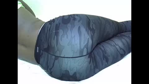 Snapshot of naughty_baddie5 chatting on 02-06-25, 07:07 candy online show from 02-06-25, 07:07
