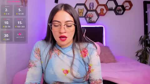 Anna online show from 06-25-26, 11:53
