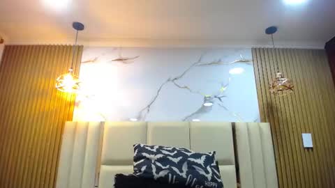 Kitten online show from 06-22-26, 11:29