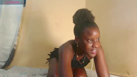 naomi online show from 09-18-25, 01:35