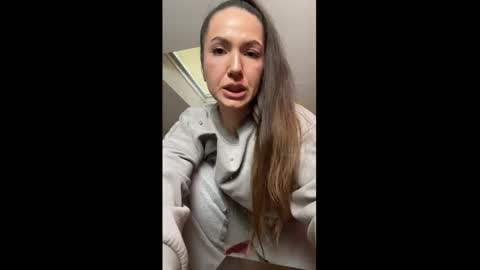 Snapshot of naughty_princesse chatting on 11-27-25, 09:33 Elena online show from 11-27-25, 09:33