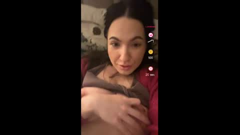 Snapshot of naughty_princesse chatting on 04-14-26, 02:06 Elena online show from 04-14-26, 02:06