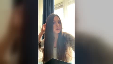 Snapshot of naughty_princesse chatting on 04-28-26, 08:30 Elena online show from 04-28-26, 08:30