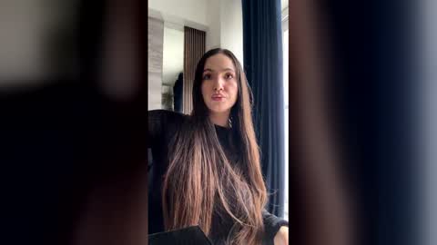 Snapshot of naughty_princesse chatting on 05-01-26, 08:41 Elena online show from 05-01-26, 08:41