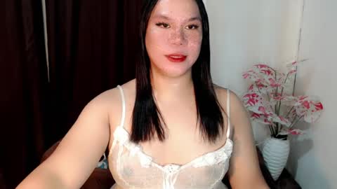 Snapshot of naughty_vies chatting on 07-27-26, 08:43 Davies online show from 07-27-26, 08:43