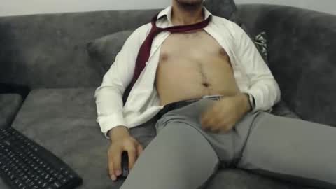 naughty pervert masterboy online show from 04-24-26, 08:33