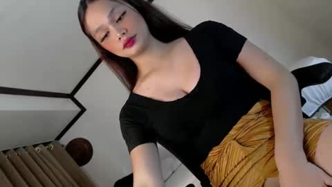 Snapshot of naughtybella_ chatting on 01-18-26, 10:30 bella online show from 01-18-26, 10:30