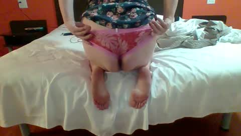 Snapshot of naughtyboytoes88 chatting on 12-06-24, 11:25 naughtyboytoes88 online show from 12-06-24, 11:25