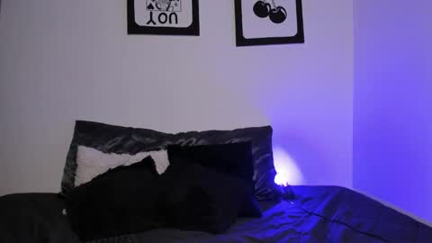 LANAindependent model online show from 09-30-25, 08:41