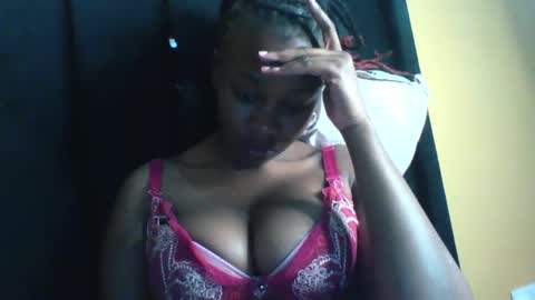 Shee online show from 11-17-25, 12:27