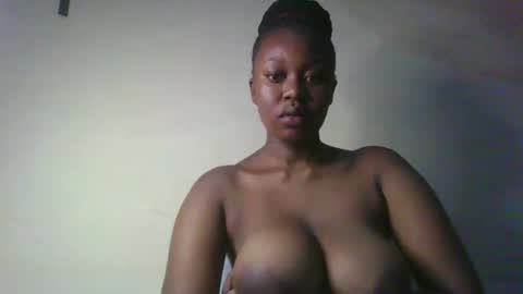 Shee online show from 02-14-26, 10:17