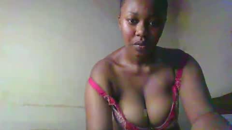 Shee online show from 02-15-26, 06:04