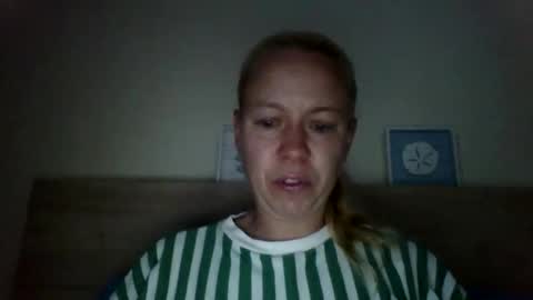 naughtyjennyblondeuk online show from 04-17-26, 06:33