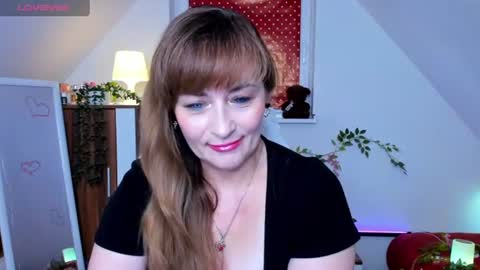 Snapshot of naughtymilane chatting on 06-11-26, 09:46 Milana - on air every day except Wednesday from 9 pm to 4 am European time online show from 06-11-26, 09:46