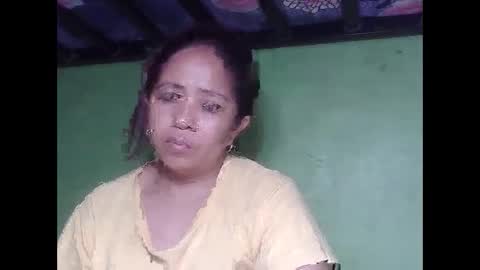 Snapshot of naughtymom26 chatting on 04-06-26, 01:25 naughtymom26 online show from 04-06-26, 01:25