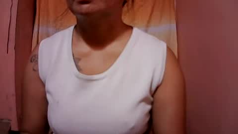 Snapshot of naughtymom_33 chatting on 09-19-25, 12:12 naughtymom_33 online show from 09-19-25, 12:12