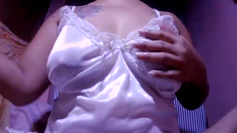 naughtymom_33 online show from 08-06-26, 12:45