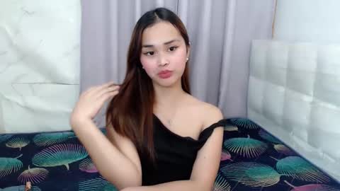 Snapshot of naughtymuse_ chatting on 01-17-26, 06:18 ELISE online show from 01-17-26, 06:18