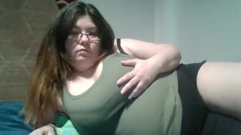 Snapshot of naughtynatalie1988x chatting on 05-10-26, 08:03 Natalie online show from 05-10-26, 08:03