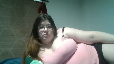 Snapshot of naughtynatalie1988x chatting on 05-17-26, 11:45 Natalie online show from 05-17-26, 11:45