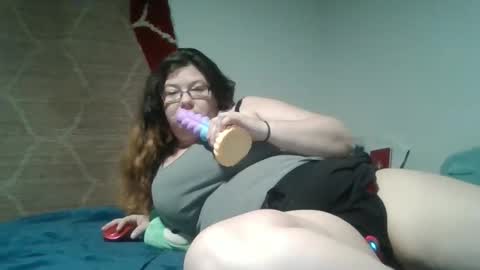 Snapshot of naughtynatalie1988x chatting on 06-05-26, 03:35 Natalie online show from 06-05-26, 03:35