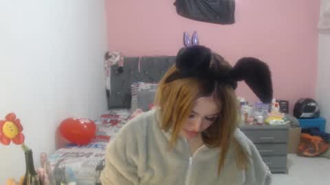 Snapshot of naughtyplayass chatting on 03-12-25, 04:35 naughtyplayass online show from 03-12-25, 04:35