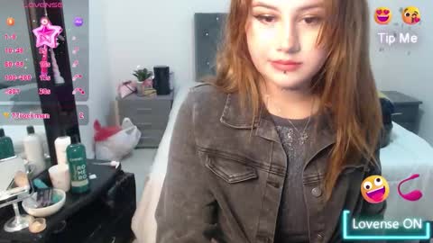 Snapshot of naughtyplayass chatting on 10-17-25, 04:42 naughtyplayass online show from 10-17-25, 04:42