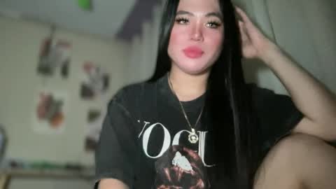 Snapshot of naughtyrosecum chatting on 12-06-24, 12:38 Rose Wilson online show from 12-06-24, 12:38