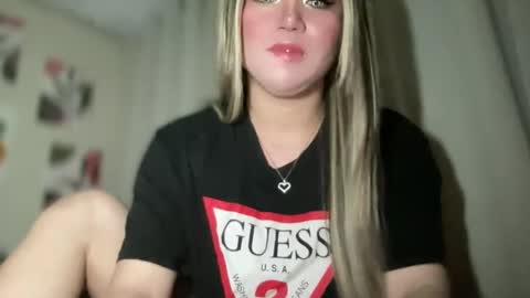 Snapshot of naughtyrosecum chatting on 12-11-24, 06:14 Rose Wilson online show from 12-11-24, 06:14