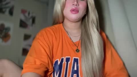 Snapshot of naughtyrosecum chatting on 12-30-24, 03:36 Rose Wilson online show from 12-30-24, 03:36
