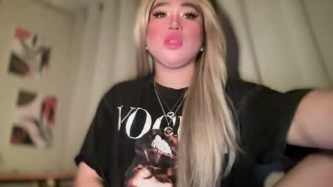 Snapshot of naughtyrosecum chatting on 01-04-25, 03:50 Rose Wilson online show from 01-04-25, 03:50