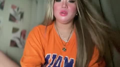 Snapshot of naughtyrosecum chatting on 01-06-25, 07:20 Rose Wilson online show from 01-06-25, 07:20