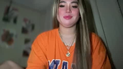 Snapshot of naughtyrosecum chatting on 02-03-25, 12:57 Rose Wilson online show from 02-03-25, 12:57