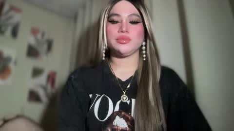 Snapshot of naughtyrosecum chatting on 03-07-25, 02:34 Rose Wilson online show from 03-07-25, 02:34