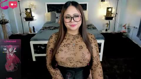 ITS ME YOGIRL PATRICIA online show from 06-19-26, 02:32